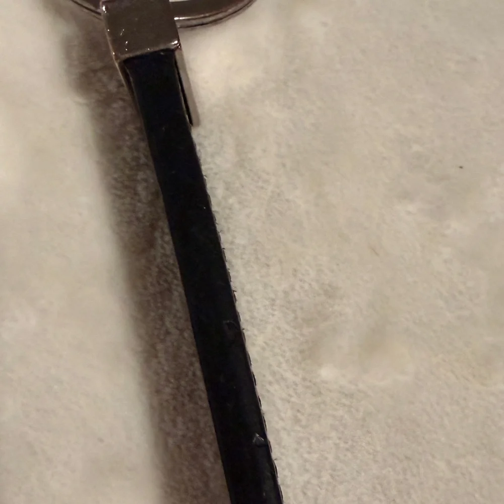 Louis Vuitton Taiga Leather Key Holder   Ring Black Silver Tone LV Authentic